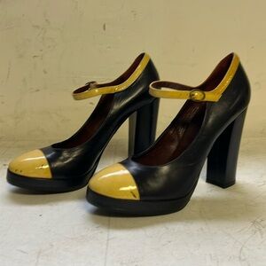 Marc Jacob black and yellow high heel platform shoes women's size 8.5